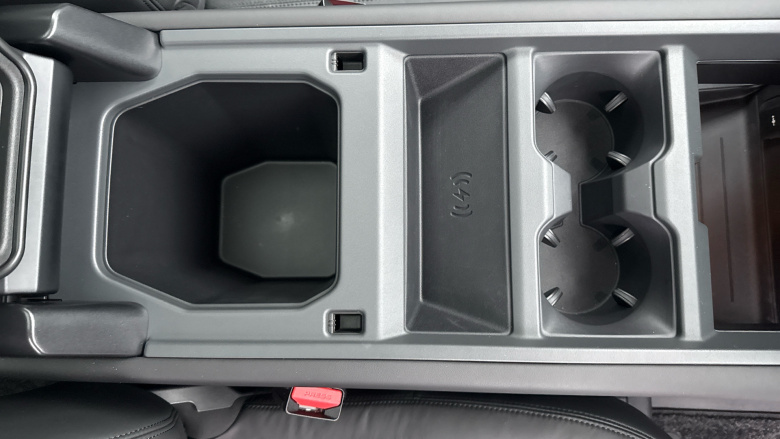 Land Rover Defender 3.0 D350 X-Dynamic HSE 90 3dr Auto Diesel Estate